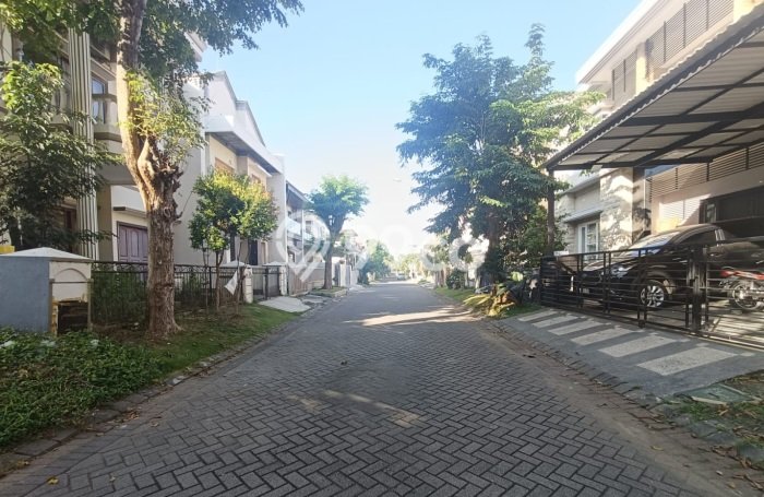 Hunian Mewah LB 300m2 Siap Pakai Desain Elegan di Pakuwon CIty, Surabaya Hunian Mewah LB 300m2 Siap Pakai Desain Elegan di Pakuwon CIty, Surabaya