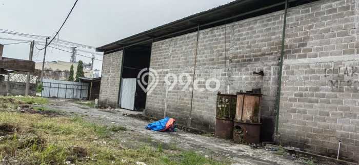 Disewakan Gudang komersial di Wringinanom luas bangunan 1600m2 Disewakan Gudang komersial di Wringinanom luas bangunan 1600m2