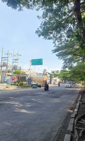 Unit Komersial Disewakan di Surabaya Area Strategis Harga Kompetitif Unit Komersial Disewakan di Surabaya Area Strategis Harga Kompetitif