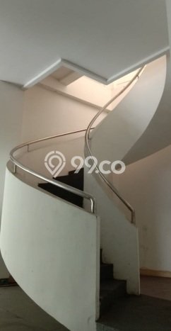 Disewakan Ruko di Pusat Kota Surabaya Ramai Strategis Disewakan Ruko di Pusat Kota Surabaya Ramai Strategis