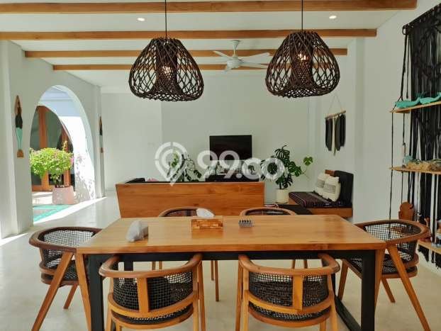 PROMO SPESIAL! Dijual Rumah Berkualitas di Pererenan, Badung, Luas Tanah 200m² Luas Bangunan 180m² PROMO SPESIAL! Dijual Rumah Berkualitas di Pererenan, Badung, Luas Tanah 200m² Luas Bangunan 180m²