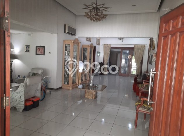 Disewakan Ruko di Pusat Kota Surabaya Ramai Strategis Disewakan Ruko di Pusat Kota Surabaya Ramai Strategis