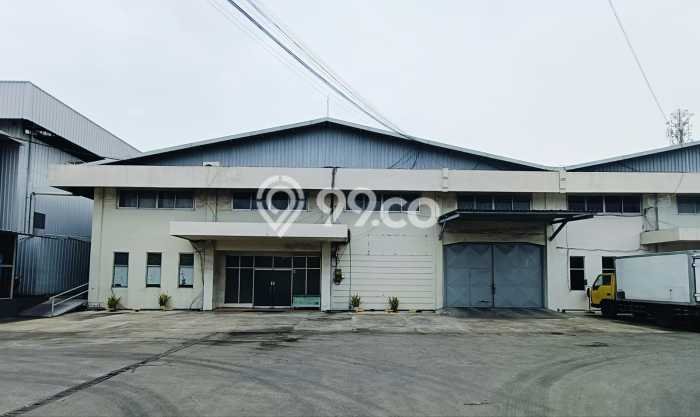 Gudang Disewa di Surabaya dengan LB 1400m2 Area Komersial Ramai Gudang Disewa di Surabaya dengan LB 1400m2 Area Komersial Ramai