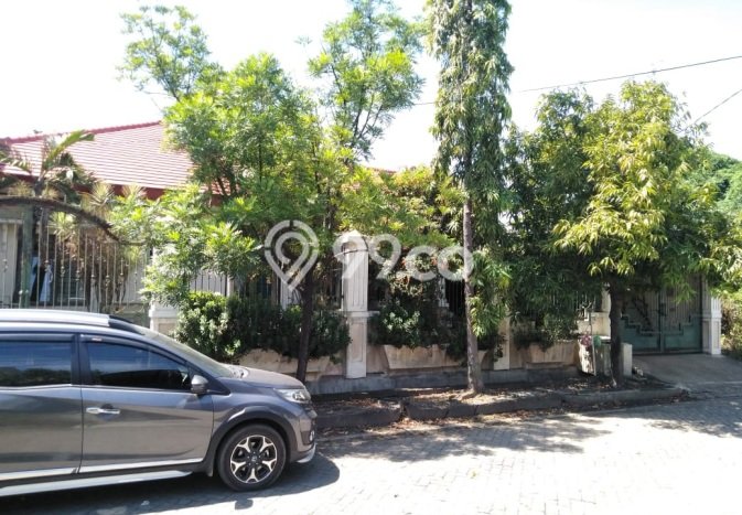 Hunian Mewah LB 250m2 Siap Pakai Desain Elegan di Kutisari, Surabaya Hunian Mewah LB 250m2 Siap Pakai Desain Elegan di Kutisari, Surabaya