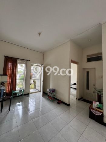 For Sale Hunian Rumah Terawat 3 KT di Taman Holis Indah, Bandung For Sale Hunian Rumah Terawat 3 KT di Taman Holis Indah, Bandung