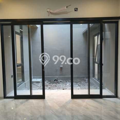 Rumah Luxury Modern Siap Huni di Pakuwon Indah Surabaya Rumah Luxury Modern Siap Huni di Pakuwon Indah Surabaya