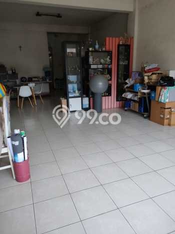 Unit Ruko Dijual di Surabaya LT 100m2 & LB 225m2 Unit Ruko Dijual di Surabaya LT 100m2 & LB 225m2