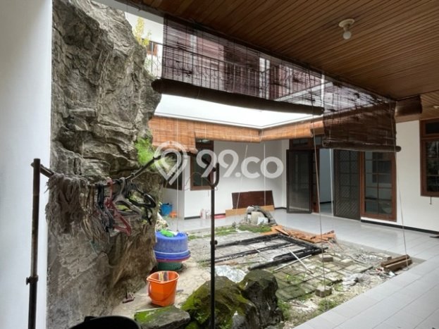 Ready to Use! Luxury House LT 517m2 Desain Modern di kertajaya Ready to Use! Luxury House LT 517m2 Desain Modern di kertajaya