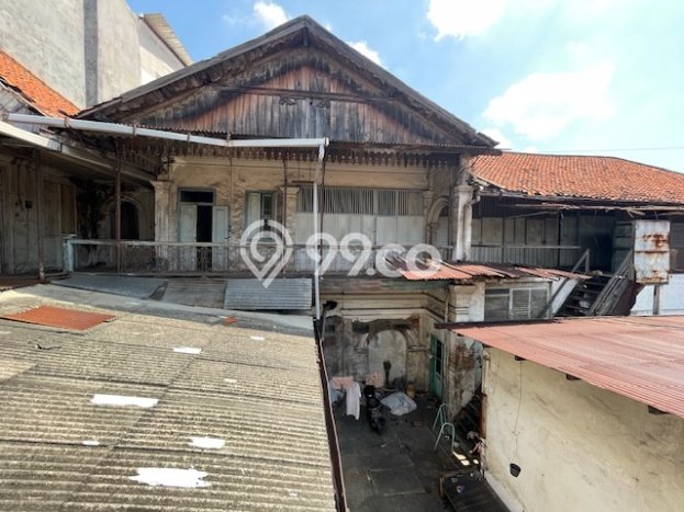 Ruko Dijual di Prime Area Surabaya Luas 337m2 Ruko Dijual di Prime Area Surabaya Luas 337m2