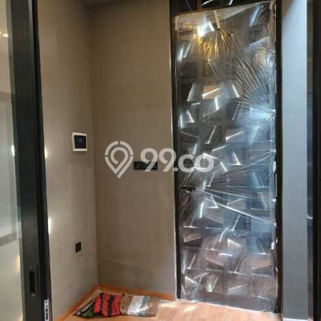 Rumah Luxury Modern Siap Huni di Pakuwon Indah Surabaya Rumah Luxury Modern Siap Huni di Pakuwon Indah Surabaya