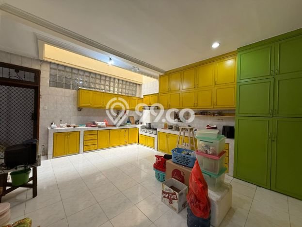 Jarang Ada! Rumah Sewa 6 Kamar Bagus Siap Huni Darmo permai Jarang Ada! Rumah Sewa 6 Kamar Bagus Siap Huni Darmo permai