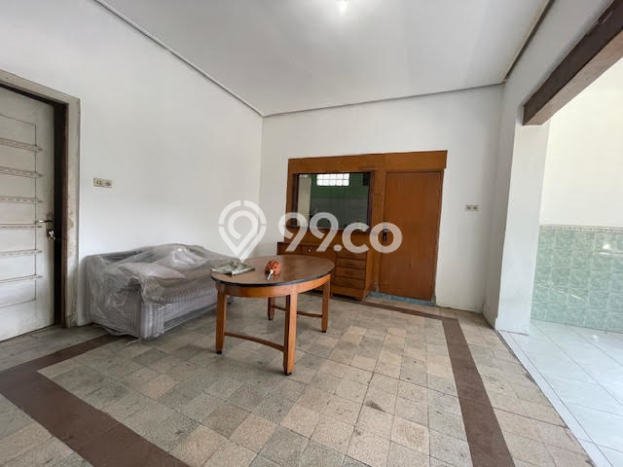 Jual Rumah Mewah Elegan Dengan View Eksklusif di Raya Darmo, Surabaya Jual Rumah Mewah Elegan Dengan View Eksklusif di Raya Darmo, Surabaya