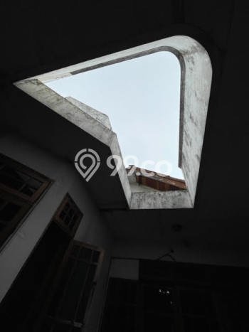 Ready to Use! Premium House LT 420m2 Desain Modern di Sukomanunggal Ready to Use! Premium House LT 420m2 Desain Modern di Sukomanunggal