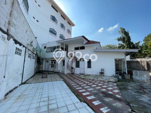 Jual Rumah Mewah Elegan Dengan View Eksklusif di Raya Darmo, Surabaya Jual Rumah Mewah Elegan Dengan View Eksklusif di Raya Darmo, Surabaya