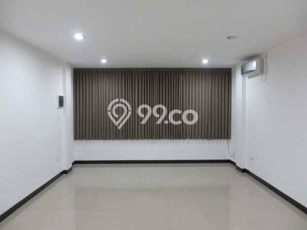 Ruko Dijual di Surabaya LT 132m2 & LB 650m2 Lokasi Terbaik! Ruko Dijual di Surabaya LT 132m2 & LB 650m2 Lokasi Terbaik!