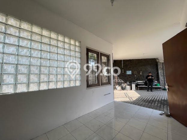 Jual Rumah Mewah Elegan Dengan View Eksklusif di Raya Darmo, Surabaya Jual Rumah Mewah Elegan Dengan View Eksklusif di Raya Darmo, Surabaya