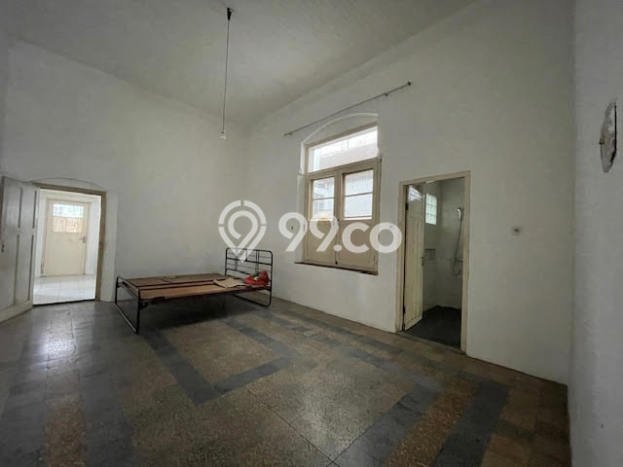Jual Rumah Mewah Elegan Dengan View Eksklusif di Raya Darmo, Surabaya Jual Rumah Mewah Elegan Dengan View Eksklusif di Raya Darmo, Surabaya