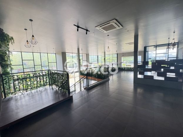 Unit Komersial Paling Strategis di Lippo Cikarang Cikarang dengan LB 700m2 Unit Komersial Paling Strategis di Lippo Cikarang Cikarang dengan LB 700m2