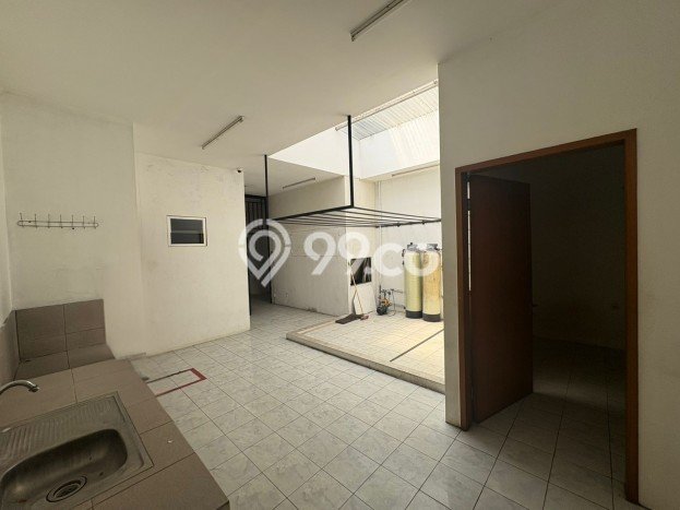 Unit Komersial Paling Strategis di Lippo Cikarang Cikarang dengan LB 700m2 Unit Komersial Paling Strategis di Lippo Cikarang Cikarang dengan LB 700m2