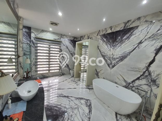 Vila Potensial Kawasan Medan Polonia, Area 312m2m², Dekat ke beragam fasilitas Vila Potensial Kawasan Medan Polonia, Area 312m2m², Dekat ke beragam fasilitas