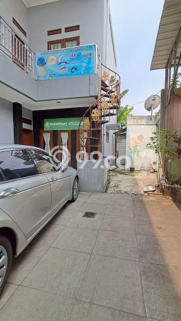 Siap Huni Rumah Mewah 5 Kamar di Kramat Jati Dekat ke Mana Saja Siap Huni Rumah Mewah 5 Kamar di Kramat Jati Dekat ke Mana Saja