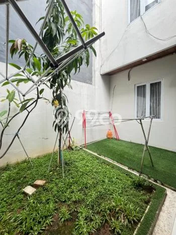 Rumah Luas Asri 4 KT Siap Pakai di Legenda Wisata Jakarta Timur Rumah Luas Asri 4 KT Siap Pakai di Legenda Wisata Jakarta Timur