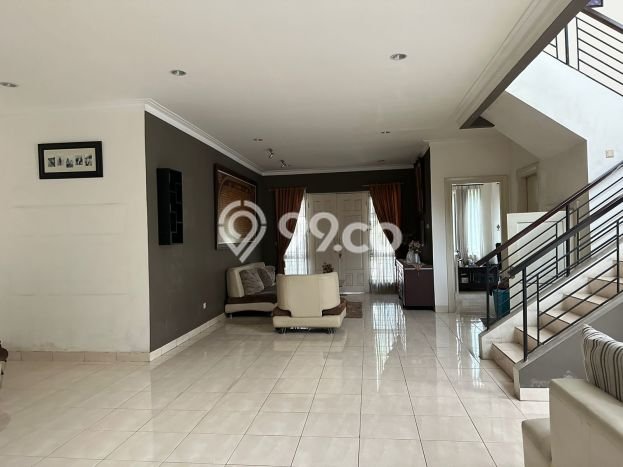 Rumah Elit LB 450m2 Siap Pakai Desain Elegan di Kota Wisata, Bogor Rumah Elit LB 450m2 Siap Pakai Desain Elegan di Kota Wisata, Bogor