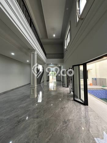 For Sale! Luxury House LT 300m2 Desain Modern di Kota Wisata For Sale! Luxury House LT 300m2 Desain Modern di Kota Wisata