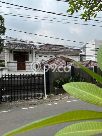 Rumah Elit Modern Tanpa Renovasi di Lebak Bulus Jakarta Selatan Rumah Elit Modern Tanpa Renovasi di Lebak Bulus Jakarta Selatan