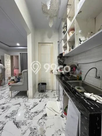 Rumah Luas Asri 4 KT Siap Pakai di Legenda Wisata Jakarta Timur Rumah Luas Asri 4 KT Siap Pakai di Legenda Wisata Jakarta Timur