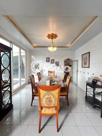 Siap Huni Hunian Elit 8 Kamar di Cipayung Dekat ke Mana Saja Siap Huni Hunian Elit 8 Kamar di Cipayung Dekat ke Mana Saja