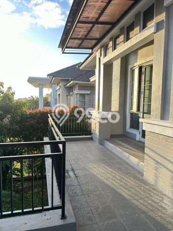Rumah Elit LB 450m2 Siap Pakai Desain Elegan di Kota Wisata, Bogor Rumah Elit LB 450m2 Siap Pakai Desain Elegan di Kota Wisata, Bogor