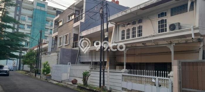 Rumah Elit LB 200m2 Siap Pakai Desain Elegan di Green Ville, Jakarta Barat Rumah Elit LB 200m2 Siap Pakai Desain Elegan di Green Ville, Jakarta Barat