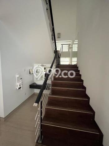 Jual Rumah Mewah Elegan Dengan View Cantik di Cibubur, Jakarta Timur Jual Rumah Mewah Elegan Dengan View Cantik di Cibubur, Jakarta Timur