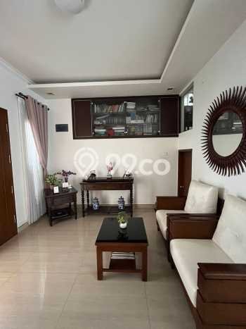 Jual Rumah Mewah Elegan Dengan View Cantik di Cibubur, Jakarta Timur Jual Rumah Mewah Elegan Dengan View Cantik di Cibubur, Jakarta Timur