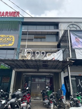 Ruko Dijual di Jakarta Timur LT 102m2 & LB 250m2 Lokasi Terbaik! Ruko Dijual di Jakarta Timur LT 102m2 & LB 250m2 Lokasi Terbaik!