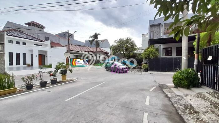 For Sale! Luxury House LT 550m2 Desain Modern di Jaka Setia For Sale! Luxury House LT 550m2 Desain Modern di Jaka Setia