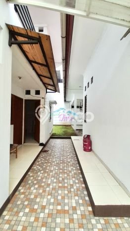 For Sale! Luxury House LT 550m2 Desain Modern di Jaka Setia For Sale! Luxury House LT 550m2 Desain Modern di Jaka Setia