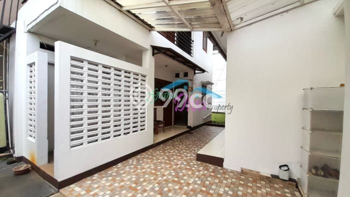 For Sale! Luxury House LT 550m2 Desain Modern di Jaka Setia For Sale! Luxury House LT 550m2 Desain Modern di Jaka Setia