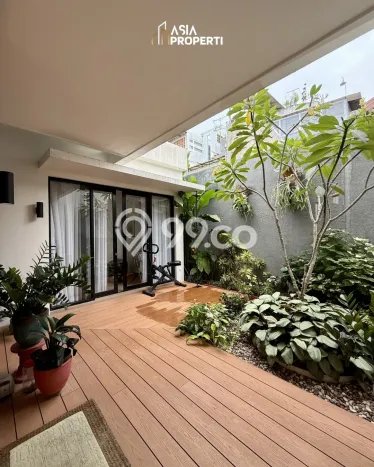 Hunian Mewah Dijual LT 325m2 di Kebayoran Lama, Jakarta Selatan Hunian Mewah Dijual LT 325m2 di Kebayoran Lama, Jakarta Selatan
