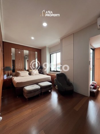 Rumah Elit Modern Tanpa Renovasi di Cipete Jakarta Selatan Rumah Elit Modern Tanpa Renovasi di Cipete Jakarta Selatan