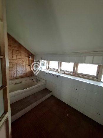 Rumah Elit LB 150m2 Siap Pakai Desain Elegan di Bintaro, Tangerang Selatan Rumah Elit LB 150m2 Siap Pakai Desain Elegan di Bintaro, Tangerang Selatan