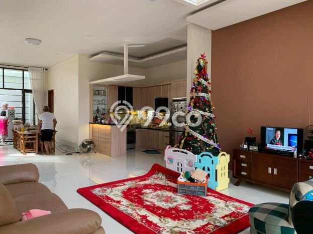 Hunian Eksklusif Dijual LT 200m2 di BSD, Tangerang Selatan Hunian Eksklusif Dijual LT 200m2 di BSD, Tangerang Selatan