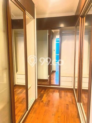 Hunian Apartemen Eksklusif untuk Dijual di Jakarta Selatan dengan 4 BR & 3 Kamar Mandi Hunian Apartemen Eksklusif untuk Dijual di Jakarta Selatan dengan 4 BR & 3 Kamar Mandi