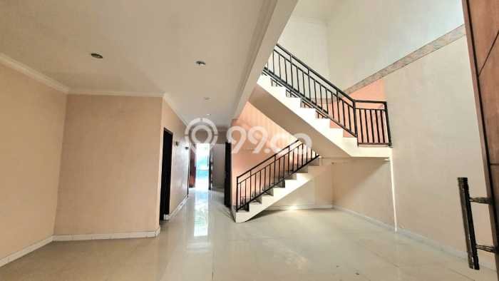 Ready to Use! Premium House LT 168m2 Desain Modern di Fatmawati Ready to Use! Premium House LT 168m2 Desain Modern di Fatmawati