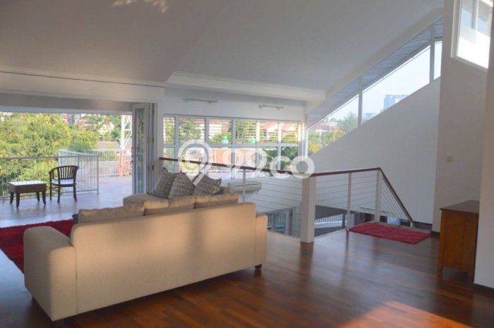 Jual Rumah Luas Elegan Dengan View Eksklusif di Kemang, Jakarta Selatan Jual Rumah Luas Elegan Dengan View Eksklusif di Kemang, Jakarta Selatan