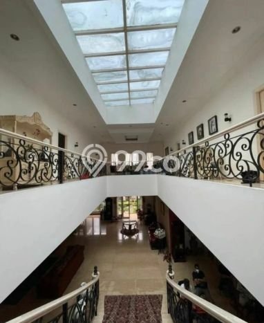 Rumah Mewah LB 968m2 Siap Huni Desain Elegan di BSD City, Tangerang Rumah Mewah LB 968m2 Siap Huni Desain Elegan di BSD City, Tangerang