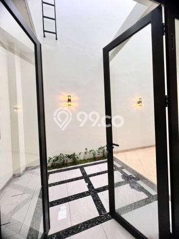 Ready to Use! Premium House LT 153m2 Desain Elegan di Serpong Villa Melati Mas Ready to Use! Premium House LT 153m2 Desain Elegan di Serpong Villa Melati Mas