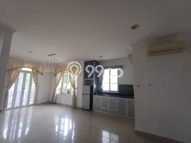 Rumah sewa siap pakai 4 KT di Pantai Indah Kapuk, Jakarta Utara Rumah sewa siap pakai 4 KT di Pantai Indah Kapuk, Jakarta Utara