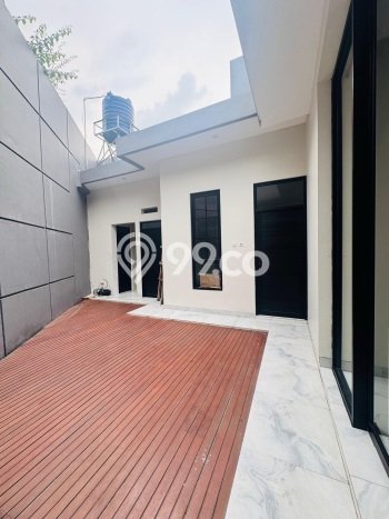Hunian Elit LB 150m2 Siap Pakai Desain Elegan di Villa Melati Mas, Tangerang Selatan Hunian Elit LB 150m2 Siap Pakai Desain Elegan di Villa Melati Mas, Tangerang Selatan